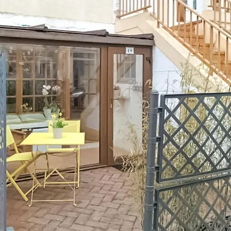 1 Bedroom Lovely In Appartement Grandcamp-Maisy
